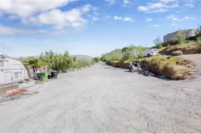 10200 Willow Springs Lane, Sunland, CA 91040 - Photo 9