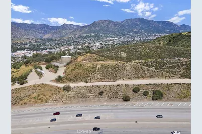 10200 Willow Springs Lane, Sunland, CA 91040 - Photo 35