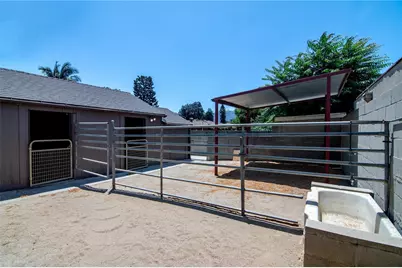 347 W Spazier, Burbank, CA 91506 - Photo 35