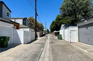8139 Jellico Ave, Northridge, CA 91325 - Photo 25