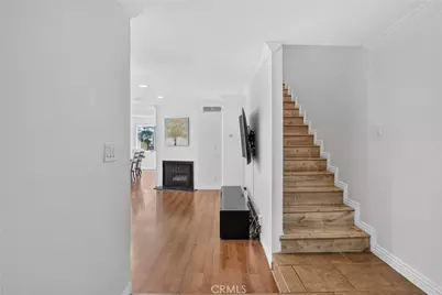 9541 Via Salerno, Burbank, CA 91504 - Photo 7