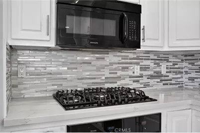 9541 Via Salerno, Burbank, CA 91504 - Photo 17