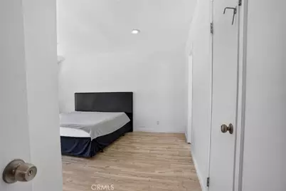 9541 Via Salerno, Burbank, CA 91504 - Photo 37