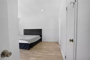 9541 Via Salerno, Burbank, CA 91504 - Photo 37