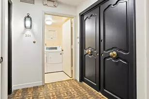 6724 Hillpark Dr, Los Angeles, CA 90068 - Photo 3