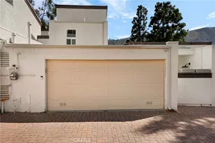 17255 Palisades Cir, Pacific Palisades, CA 90272 - Photo 41