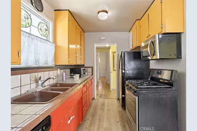 13208 S Manhattan Place, Gardena, CA 90249 - Photo 9