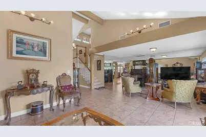 3380 N Lamer Street, Burbank, CA 91504 - Photo 13