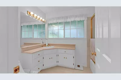 3380 N Lamer Street, Burbank, CA 91504 - Photo 25