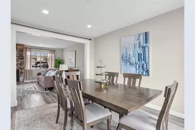 635 E Elmwood Avenue #203, Burbank, CA 91501 - Photo 7