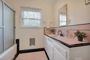 400 University Ave, Burbank, CA 91504 - Photo 27