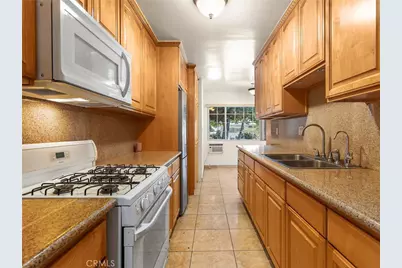 6904 Radford Avenue #7, North Hollywood, CA 91605 - Photo 3