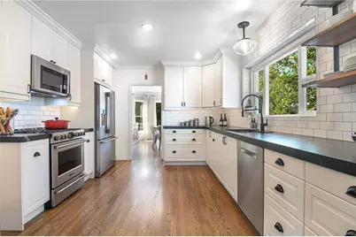 10703 Collins Street, North Hollywood, CA 91601 - Photo 9