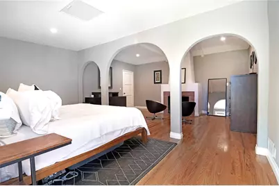 10703 Collins Street, North Hollywood, CA 91601 - Photo 15