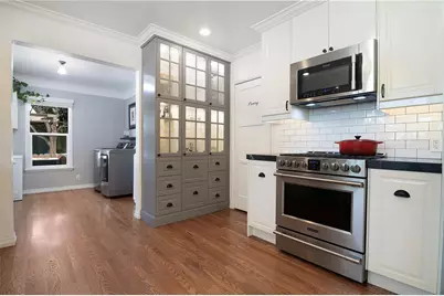 10703 Collins Street, North Hollywood, CA 91601 - Photo 11
