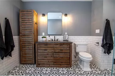 10703 Collins Street, North Hollywood, CA 91601 - Photo 21