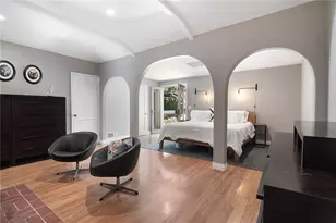 10703 Collins St, North Hollywood, CA 91601 - Photo 13