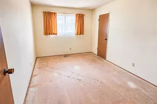 146 W Hanford Armona, Lemoore, CA 93245 - Photo 9