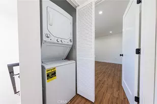 10810 Hesby, Los Angeles, CA 91601 - Photo 53