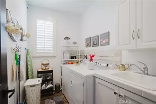 18930 Carranza Ln, Saugus, CA 91350 - Photo 43