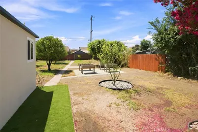 556 Hawthorne, Glendale, CA 91204 - Photo 31