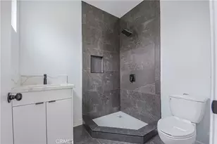 6461 Woodley, Los Angeles, CA 91406 - Photo 61