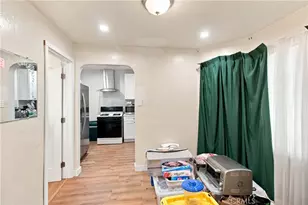 1321 W 60th, Los Angeles, CA 90044 - Photo 11