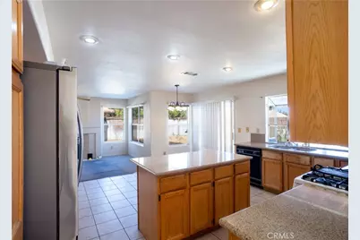 6055 Lisbon Ct, Palmdale, CA 93552 - Photo 5