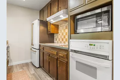 10240 Camarillo Street #208, Toluca Lake, CA 91602 - Photo 5