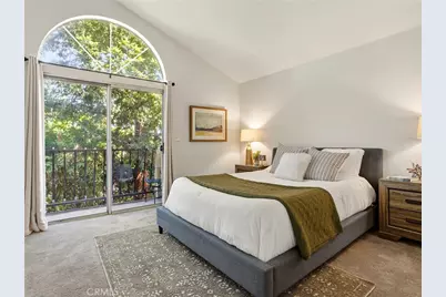 11044 Acama Street #302, Studio City, CA 91602 - Photo 25