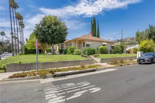 524 S Bel Aire Dr, Burbank, CA 91501 - Photo 39