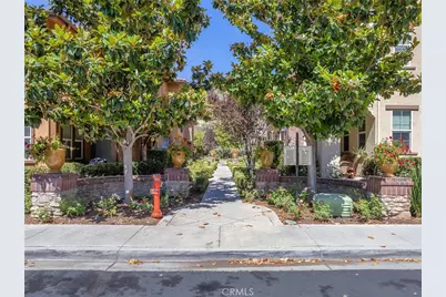 28457 Herrera Street, Valencia, CA 91354 - Photo 5
