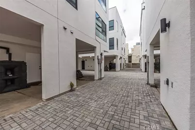 11810 Gilmore, Los Angeles, CA 91606 - Photo 47