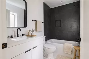 11810 Gilmore, Los Angeles, CA 91606 - Photo 5