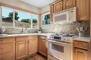 405 N Griffith Park, Burbank, CA 91506 - Photo 11