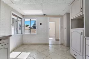 141 S Beachwood Dr, Burbank, CA 91506 - Photo 13
