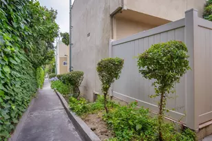 11138 Aqua Vista Street, Studio City, CA 91602 - Photo 23