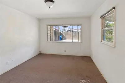 2913 W Chandler Boulevard, Burbank, CA 91505 - Photo 11
