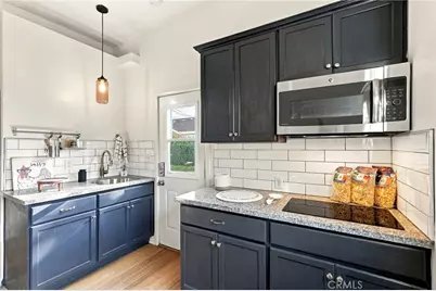 351 W Elm Avenue, Burbank, CA 91506 - Photo 31