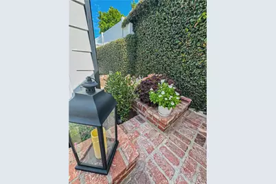220 S Reese Place, Burbank, CA 91506 - Photo 39