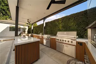 8622 White Oak Ave, Los Angeles, CA 91325 - Photo 27