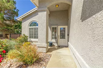 5613 W Avenue L1, Lancaster, CA 93536 - Photo 5