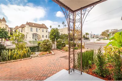 870 N Alexandria Avenue, Los Angeles, CA 90029 - Photo 35