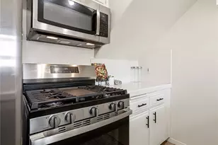 11044 Acama St, Studio City, CA 91602 - Photo 9