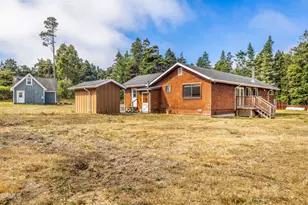 32500 Gibney Ln, Fort Bragg, CA 95437 - Photo 19