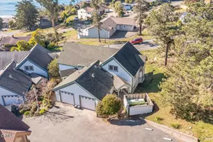 38934 Cypress Way, Gualala, CA 95445 - Photo 21