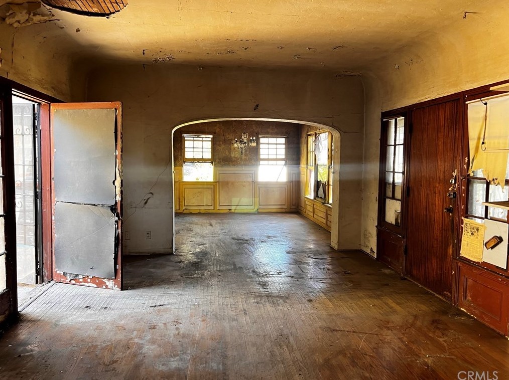 1800 Baxter St, Los Angeles CA  90026-1936 exterior