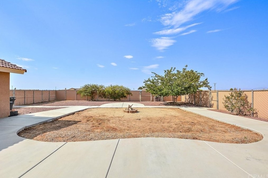 8768 7th St, Phelan CA  92371 exterior