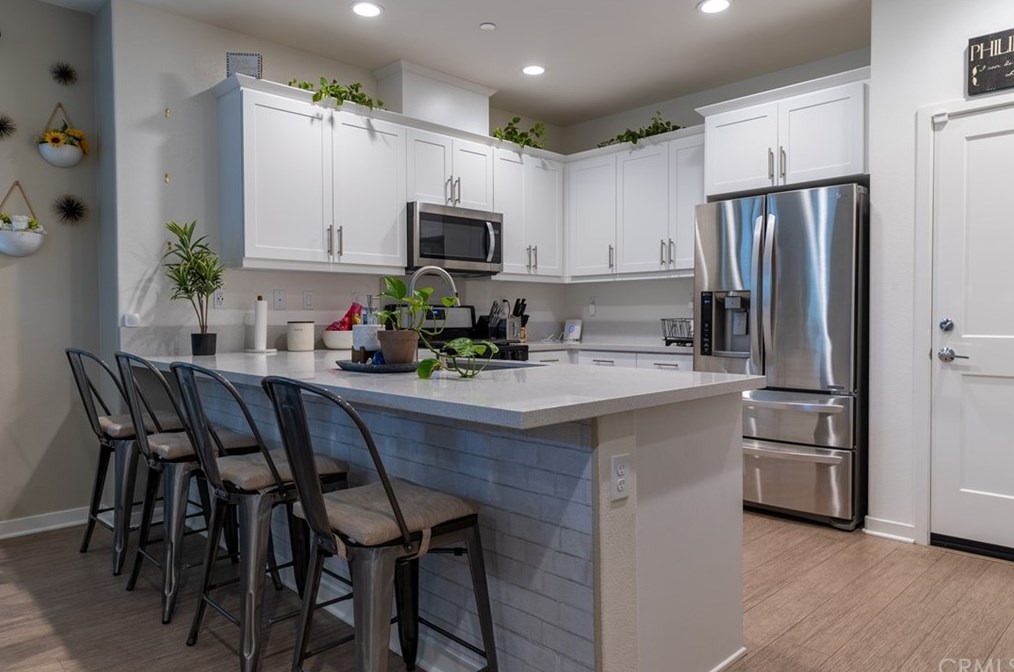 558 Baseline Rd, Claremont CA  91711-1609 exterior