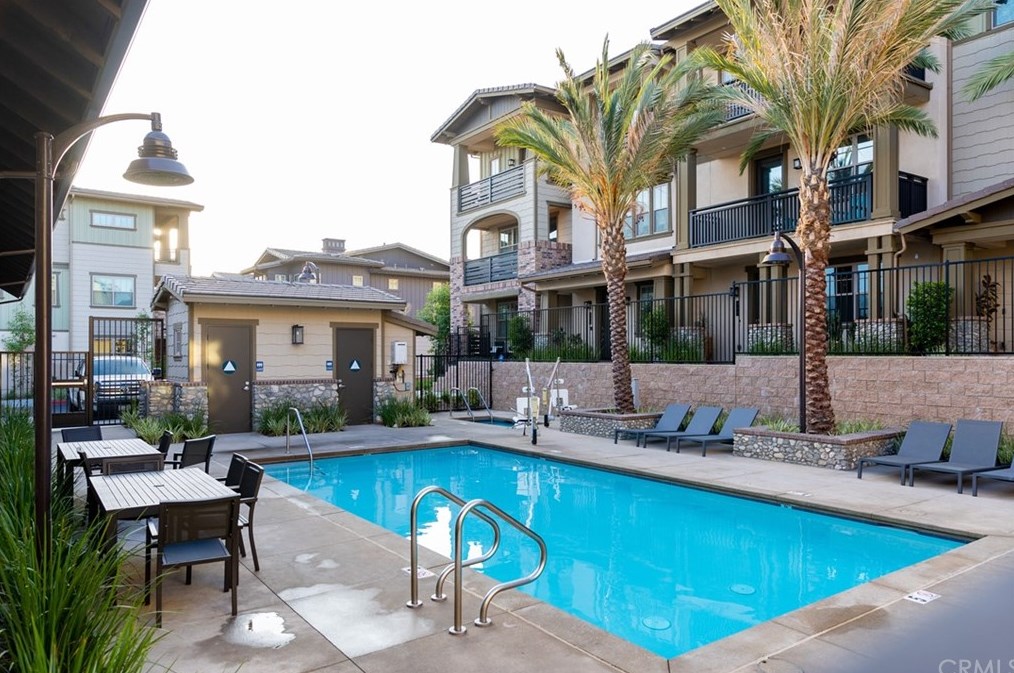 558 Baseline Rd, Claremont CA  91711-1609 exterior